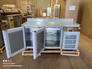 mesa fria de 2 puertas de 1.5m