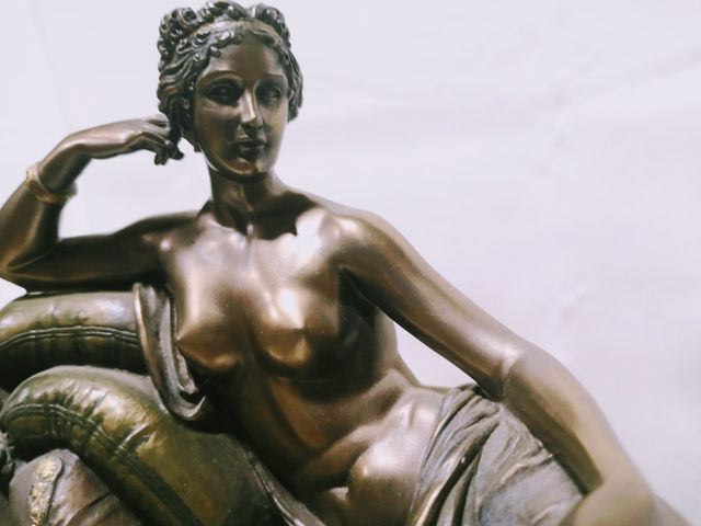 Escultura de Bronce Figura Pauline Bonaparte 