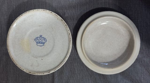 Conjunto de cerámica antiguo