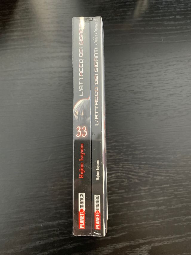 Attack On Titan 33 + Short Stories 4