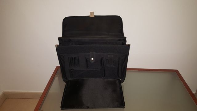 Maletín para documentos o portatil