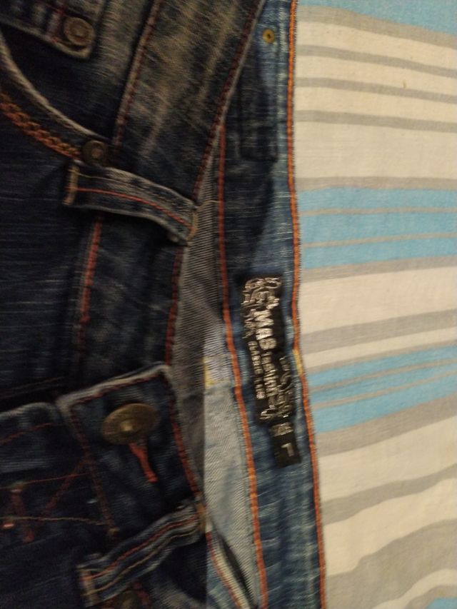 Pantalón tejano de mujer