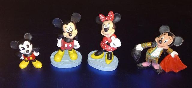 Muñecos de colección.