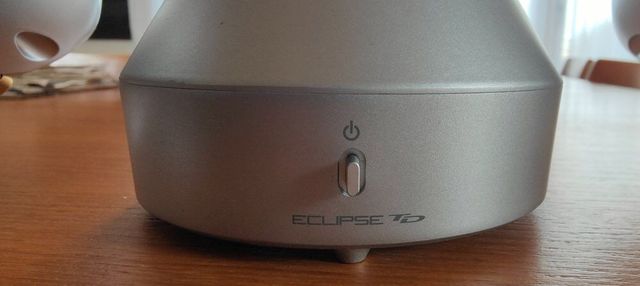 Altavoces y amplificador de diseño Eclipse TD