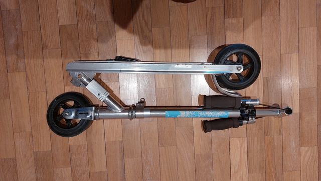Patinete plegable hasta 100 Kg. + 8 años