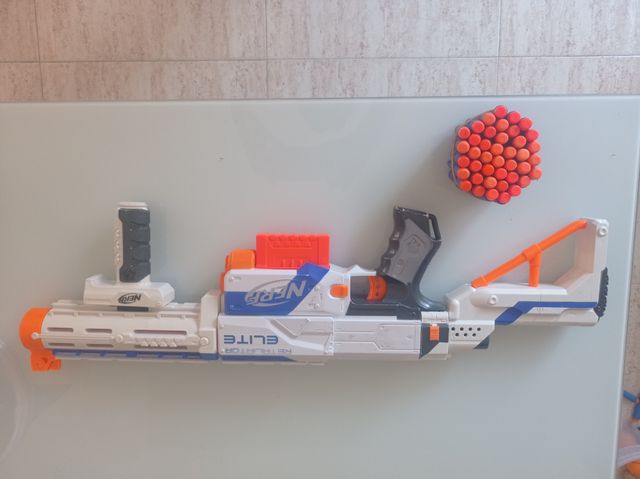 NERF ELITE RETALIATOR, BALAS Y JUEGO DE PUNTERÍA