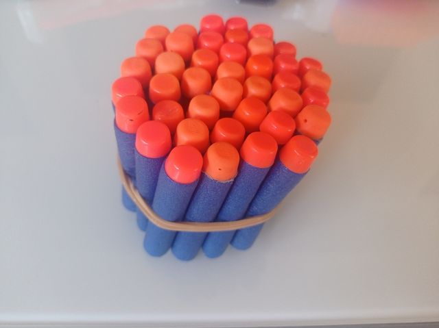 NERF ELITE RETALIATOR, BALAS Y JUEGO DE PUNTERÍA