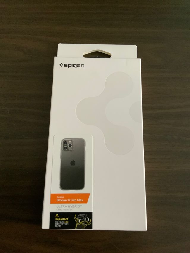 Funda iPhone 12 Pro Max. Spigen. Precintada