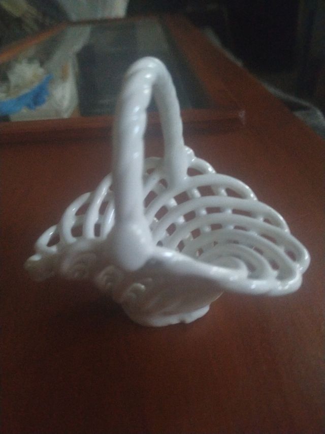 Cesta pequeña de cerámica