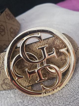 Cinturón de mujer Guess de segunda mano en Barcelona en WALLAPOP Cinturón de mujer Guess de segunda mano en Barcelona en WALLAPOP