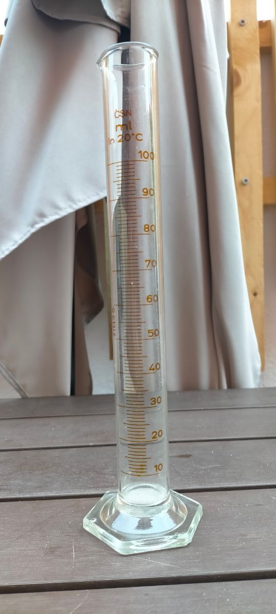 probeta graduada de vidrio