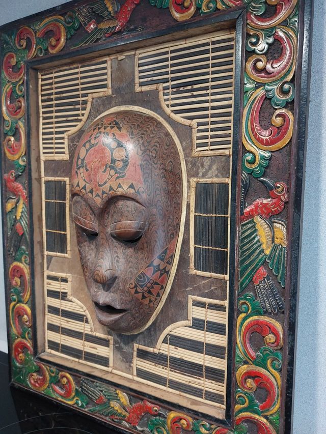 Cuadro artesanal de madera en relieve