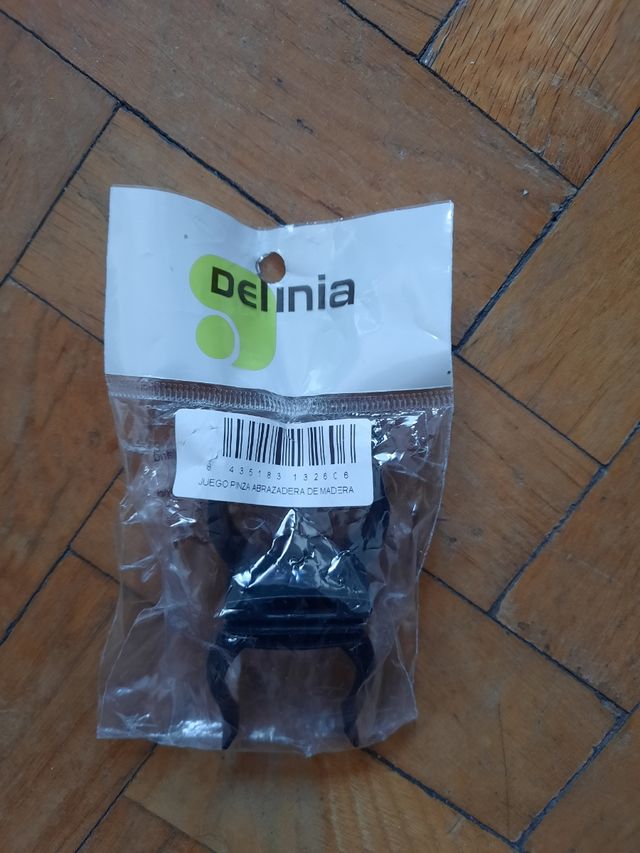 Pinza Abrazaderas para rodapie de madera