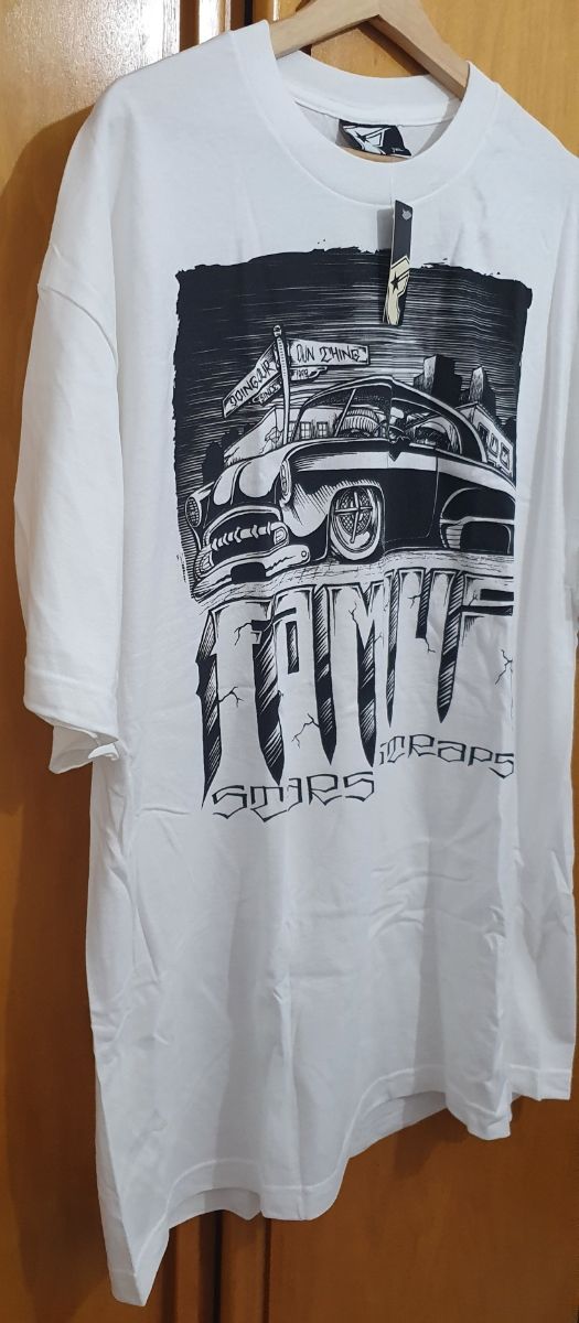 FAMOUS STARS ORIGINAL A ESTRENAR TALLA XL DE U.S.A