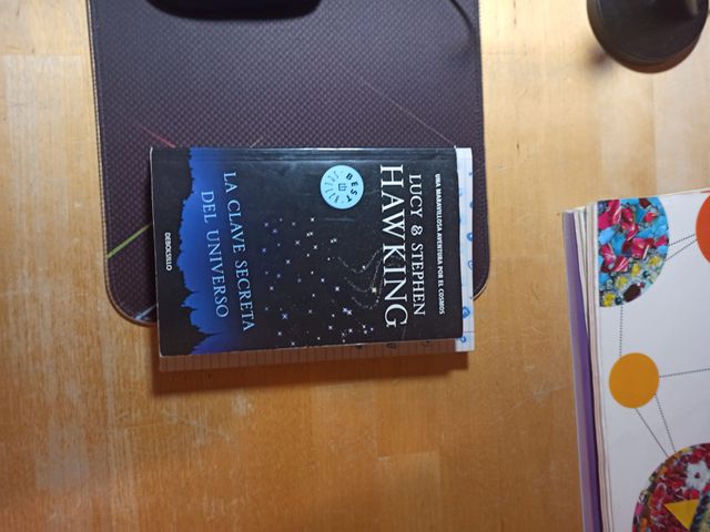 La clave secreta del universo; Lucy and Hawking