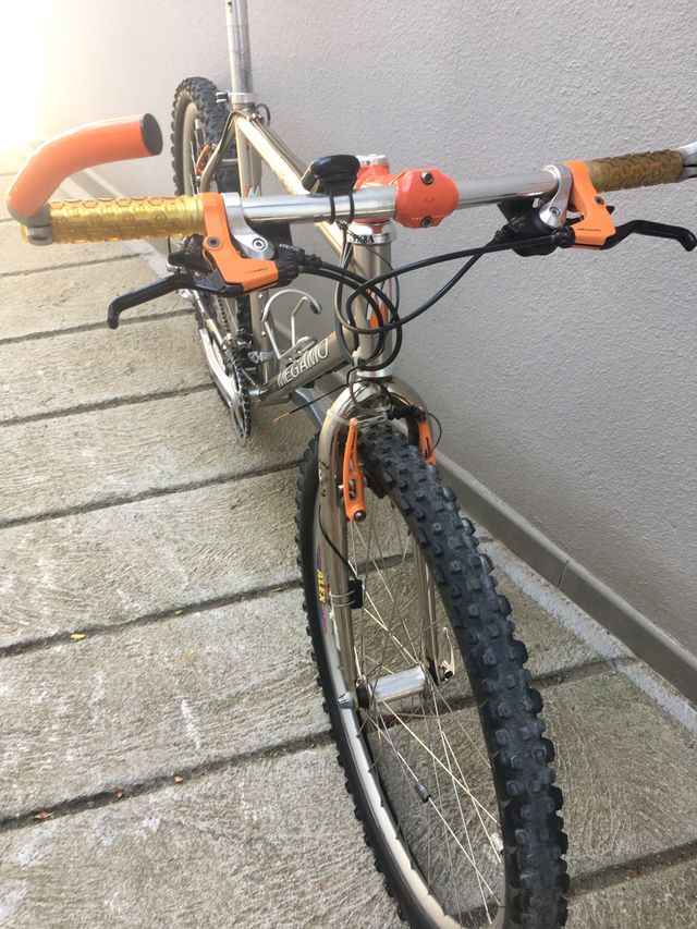 Bicicleta clásica , megamo