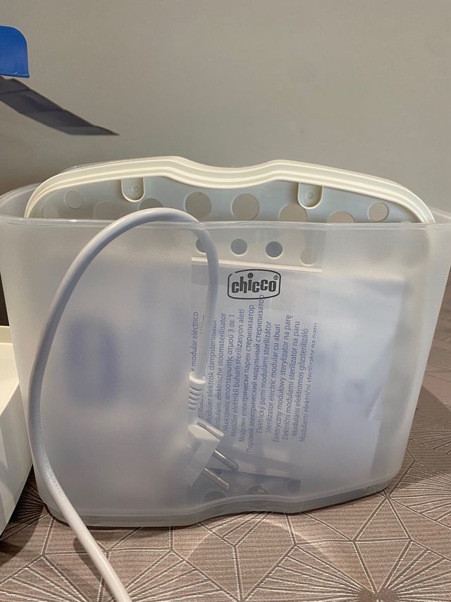Esterilizador 3 en 1 marca Chicco
