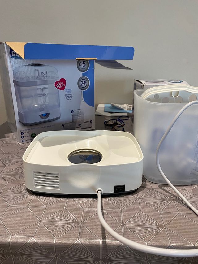 Esterilizador 3 en 1 marca Chicco