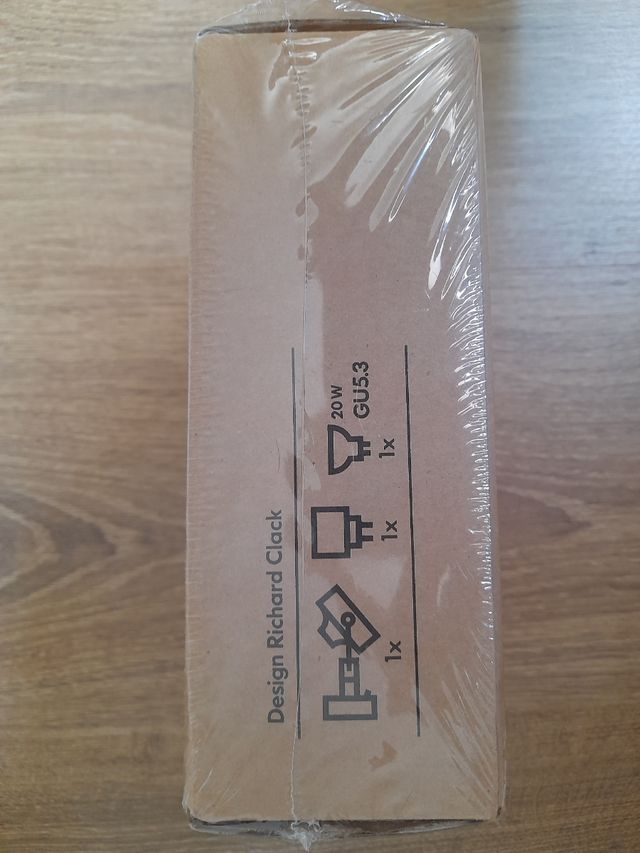 Foco de pared gris plateado. Modelo Beryll IKEA