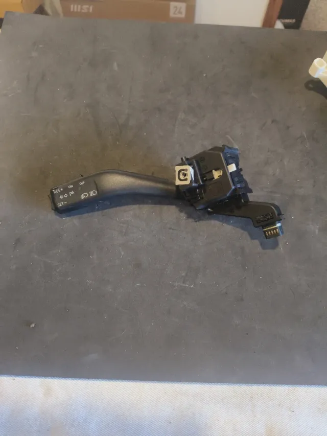 Mando luces Volkswagen Touran tdi 1T1