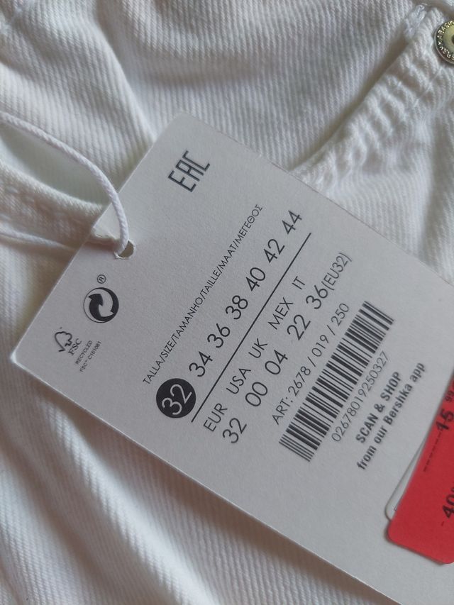 Pantalón corto blanco Bershka talla 32