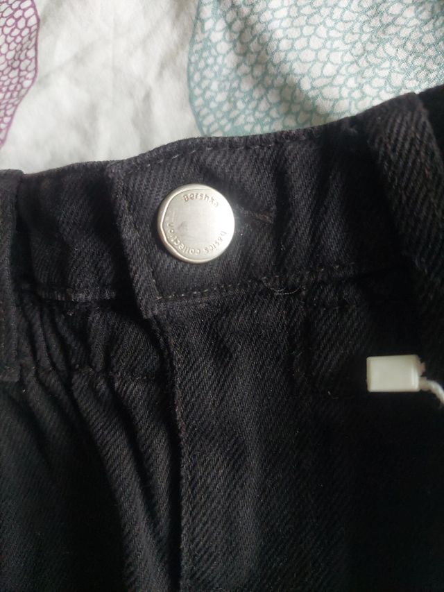 Pantalón corto negro Bershka talla 10-12