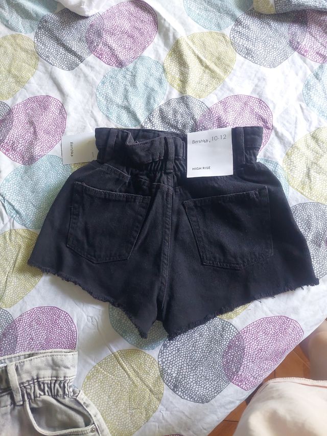 Pantalón corto negro Bershka talla 10-12