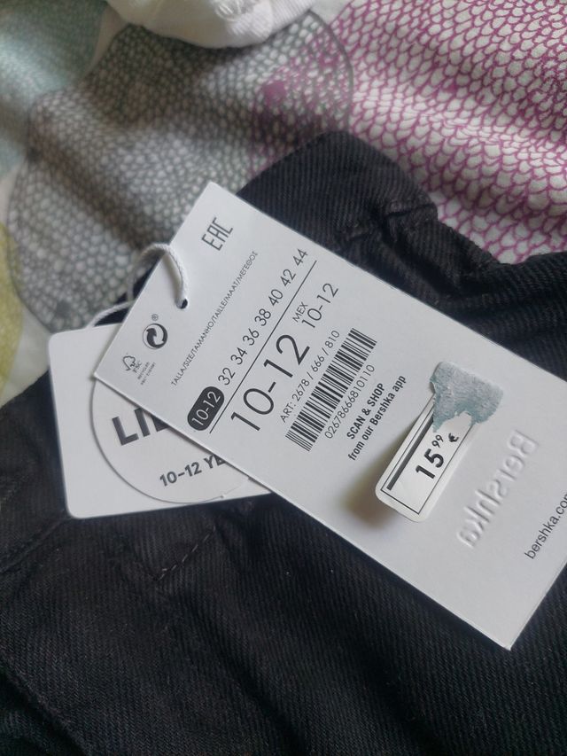 Pantalón corto negro Bershka talla 10-12