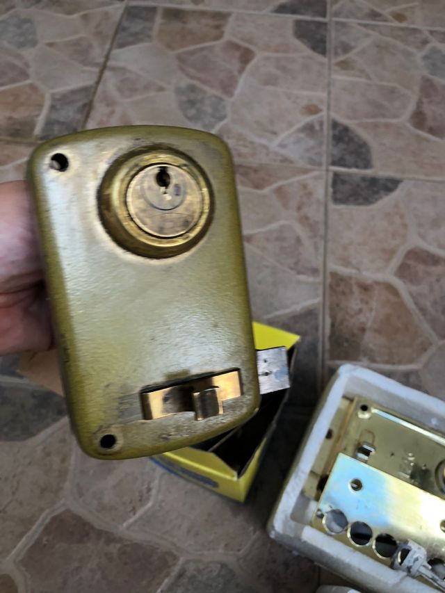 Tres Cerraduras con sus llaves