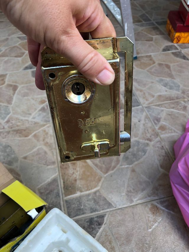 Tres Cerraduras con sus llaves