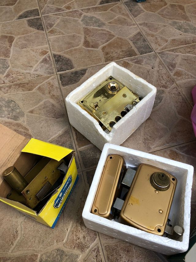 Tres Cerraduras con sus llaves