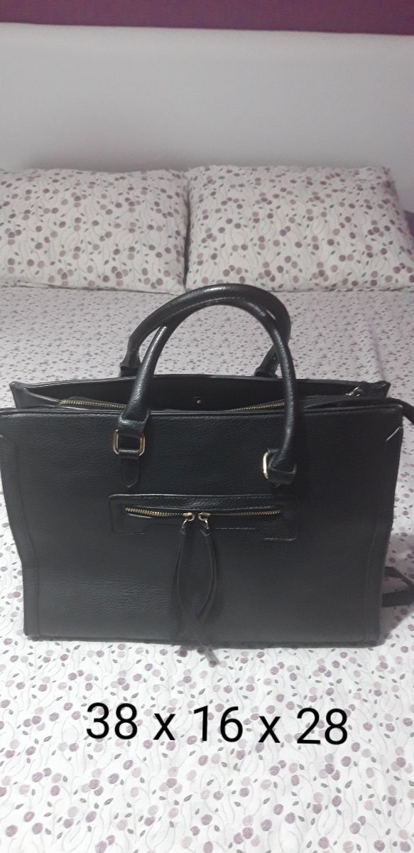 Bolso Stradivarius 50%