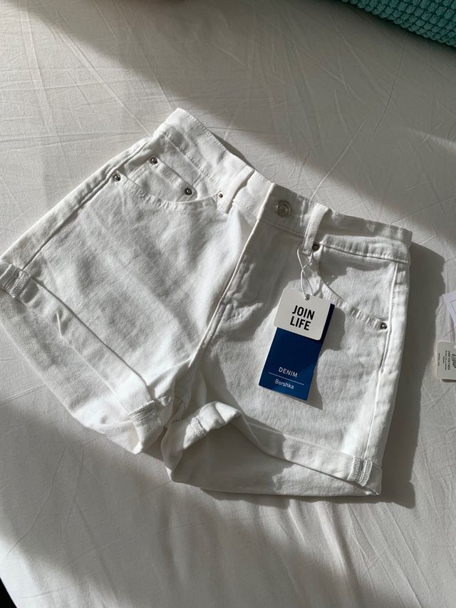 pantalón corto blanco