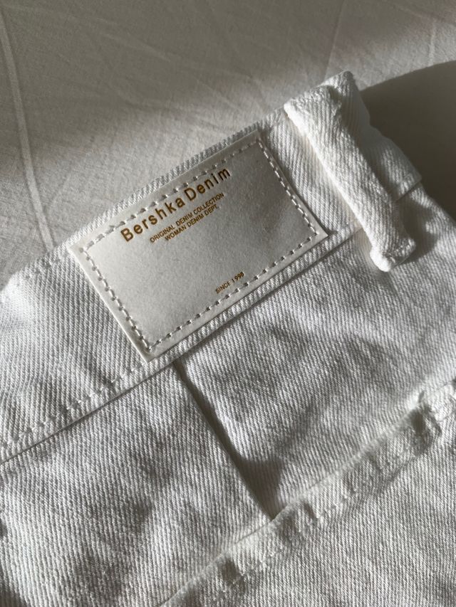 pantalón corto blanco