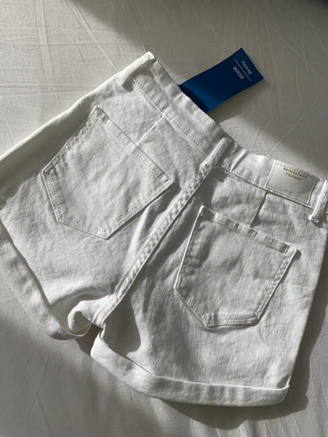 pantalón corto blanco