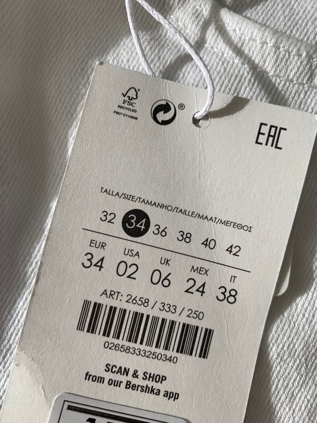 pantalón corto blanco