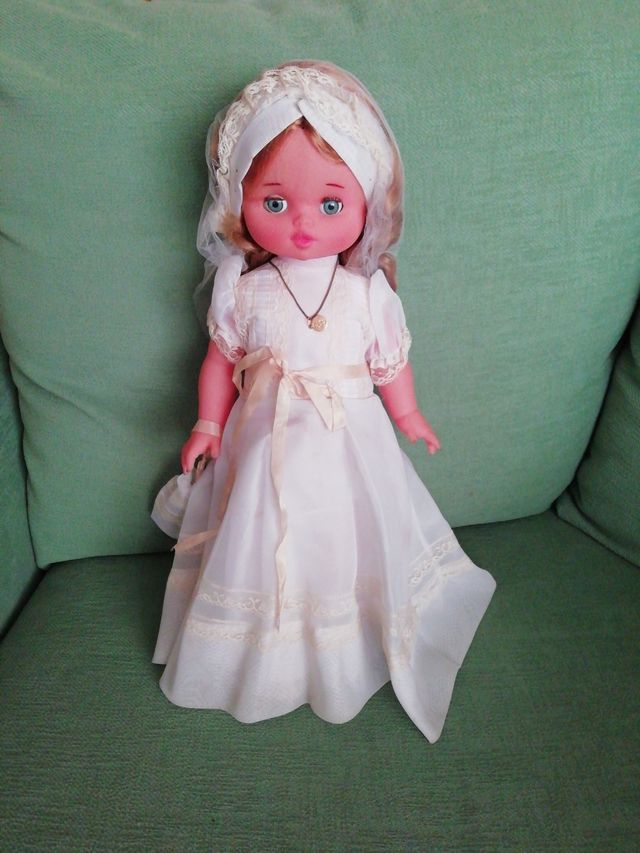 Muñeca antigua primera comunión