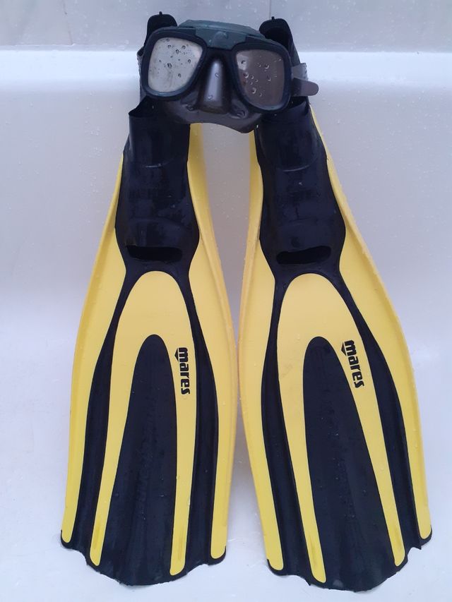 Aletas Mares y Gafas Spora Sub.