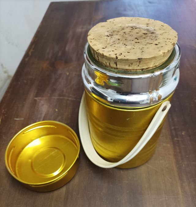 Termo vintage para comida