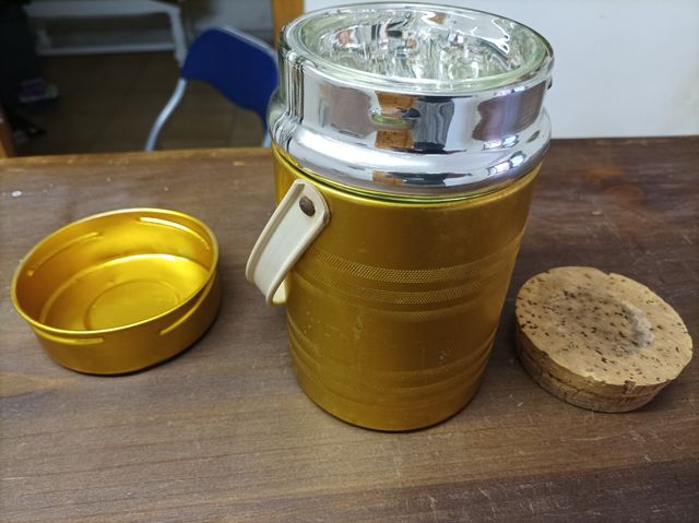 Termo vintage para comida