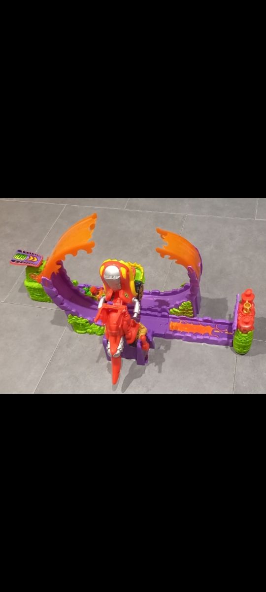 dragón loop t-racers