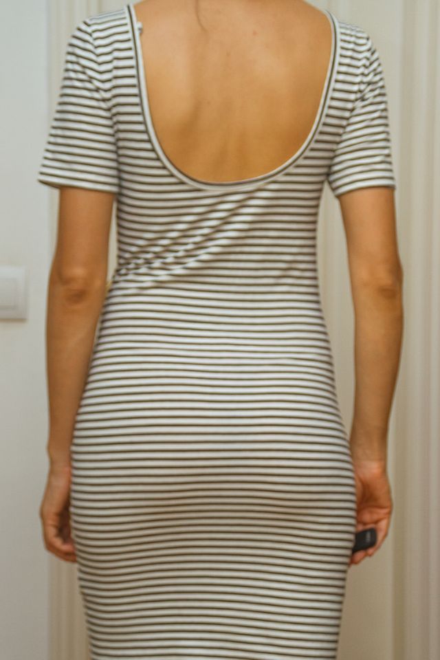 Vestido asimétrico con rayas