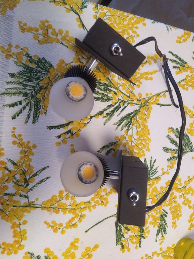 Apliques empotrables led de segunda mano por 10 EUR en Llinars del