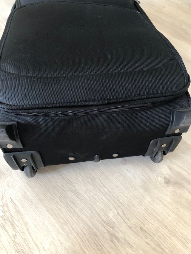 Maleta de cabina negra