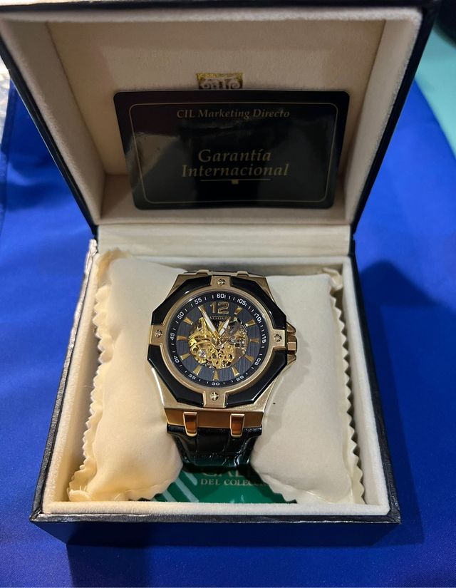 Reloj ATTITUDE automático de segunda mano por 200 EUR en Barcelona en