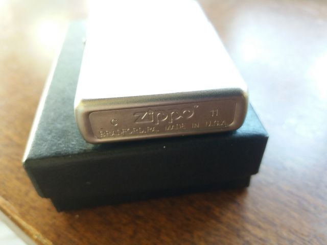Zippo con confezione originale