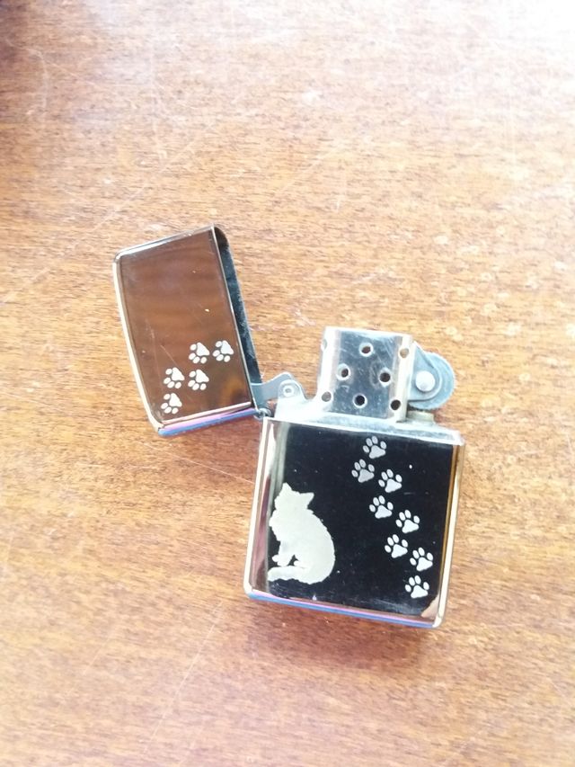 Zippo original con gato