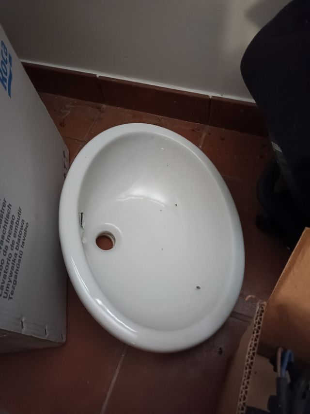 tengo dos lavabos  y vendo cada uno por 40€