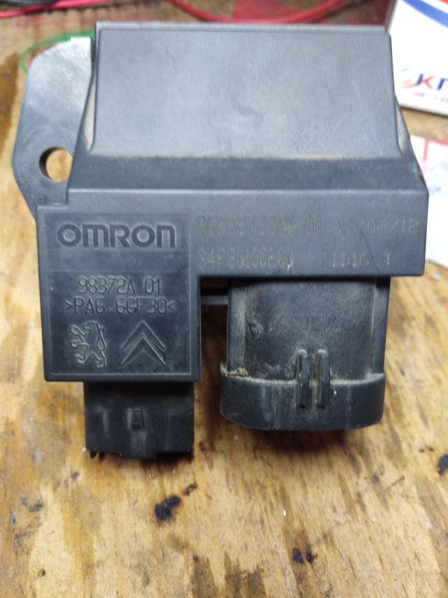 omron 98372A 01