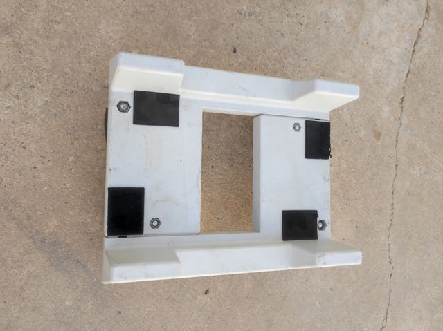 soporte con ruedas para torre de ordenador